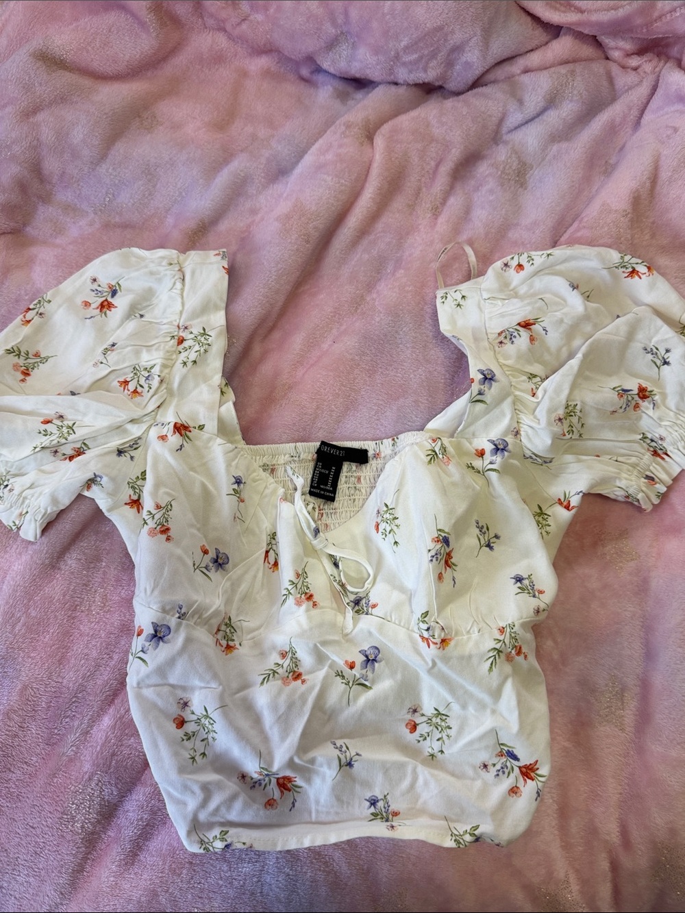 Forever 21 White Floral Puff-Sleeve Tie-Front Crop Top